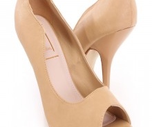 Swapping Out Shoes For Summer: Top 5 Fashion Trends For Your Feet