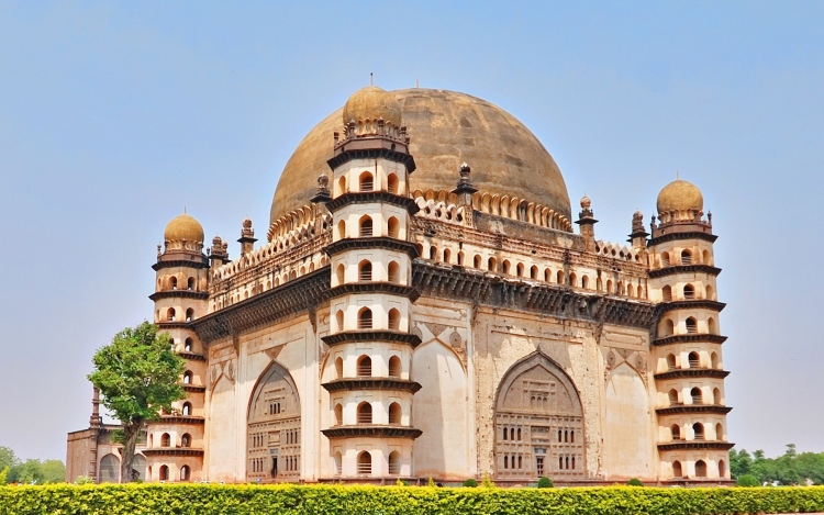 Monumental Structures Of Bijapur - A Treat For Eyes and Excellent References To India's Past