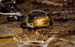 New Solar Panel Turns Rain Water Into Electricity