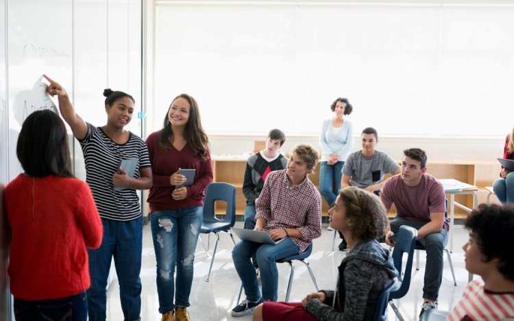 BUILDING STUDENT COLLABORATION AND AGENCY