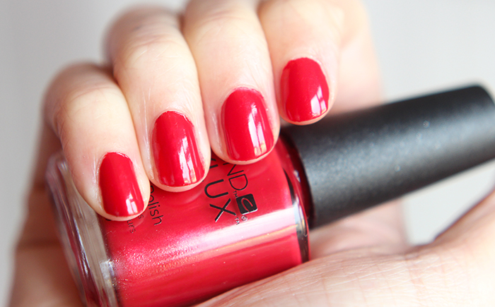 Epitome Of Class: French Manicure