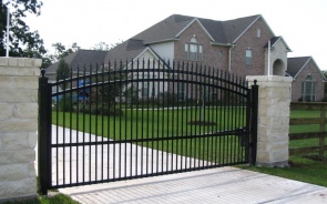 8 Vital Tips To Consider Before Building A Fence At Home