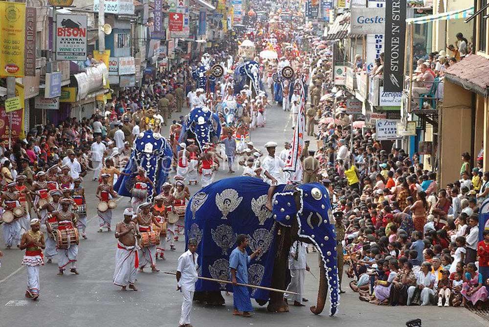 Kandy Esala Perahera