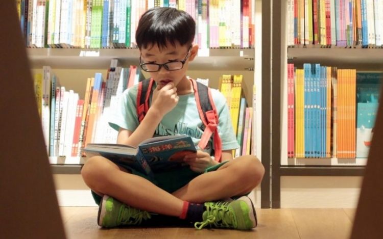 Gap Between Reading Books and New Generation Kids