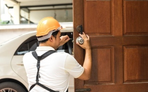 What Are Different Types Of Locksmiths?