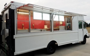 Hiring Freight Brokerage Company? Consider These Factors