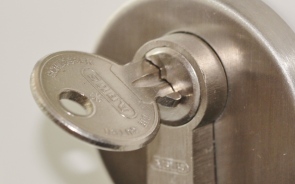 6 Reasons Why It Is A Good Idea To Have A Locksmith On Speed Dial